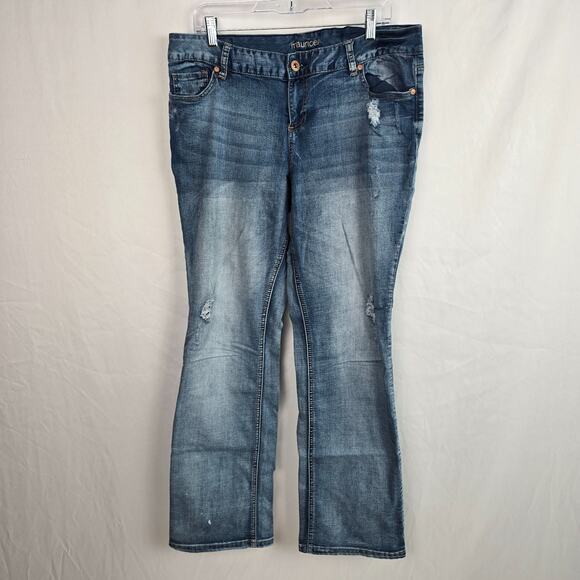 Maurices Distressed Boot Jeans Juniors / Women's 15 / 16 Blue Medium Wash - Picture 1 of 16